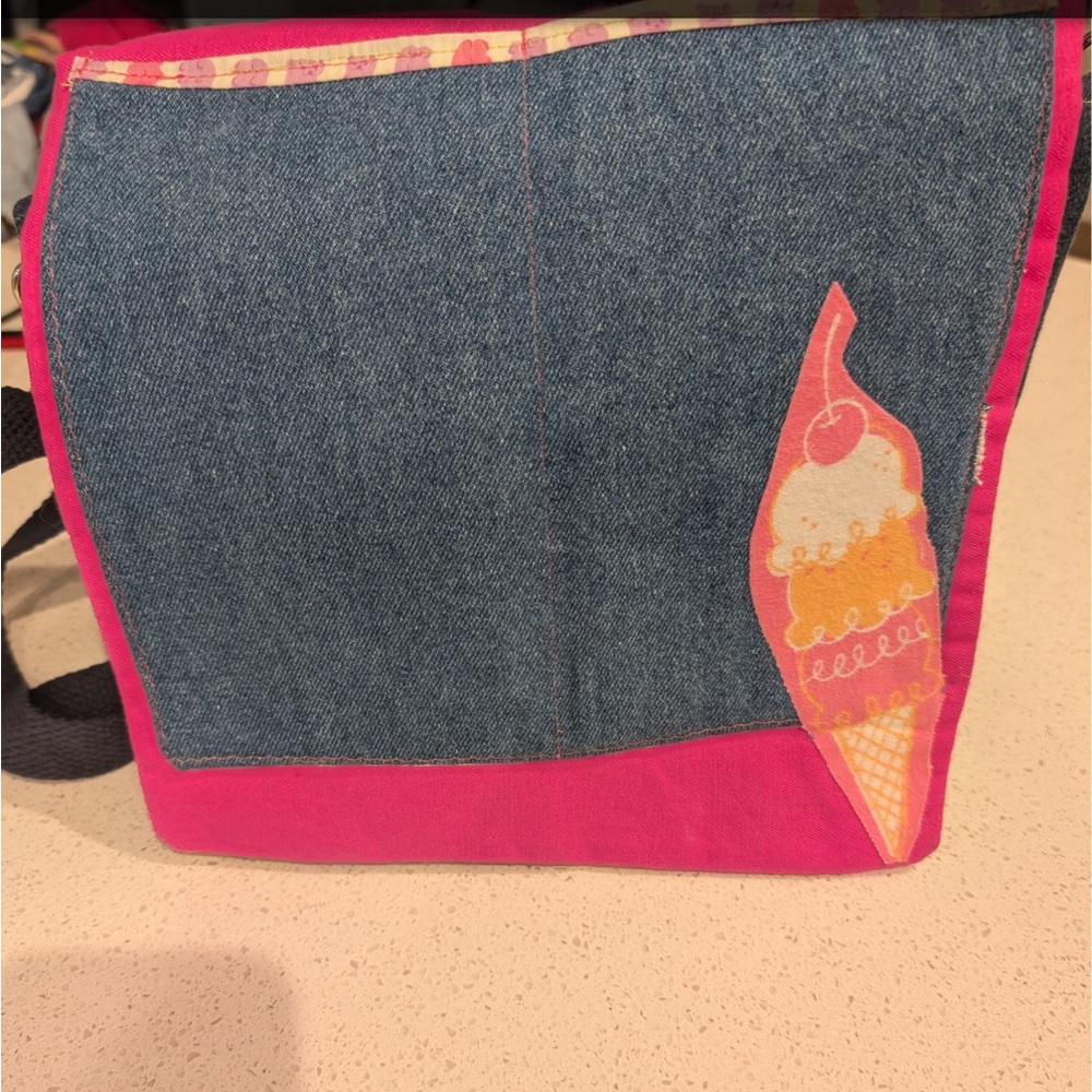 Handmade messenger bag Denim & white linen With fun accent fabric